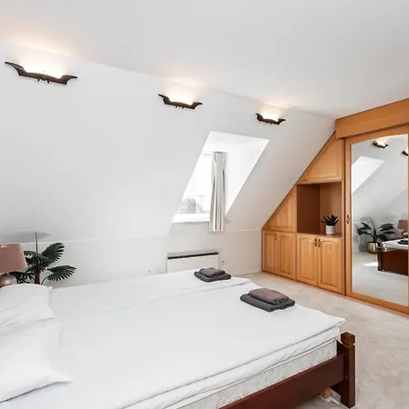 Airhome - Old Dominican Monastery Apartman