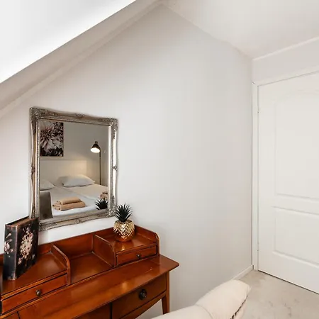 Airhome - Old Dominican Monastery Apartman