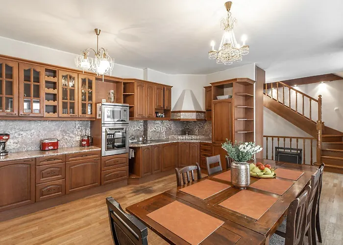 Airhome - Old Dominican Monastery